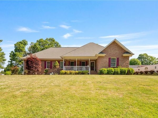 717 WestRidge Drive, Pilot Mountain, NC 27041