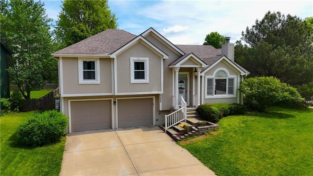 7305 N Richmond Avenue, Kansas City, MO 64158 Main Photo