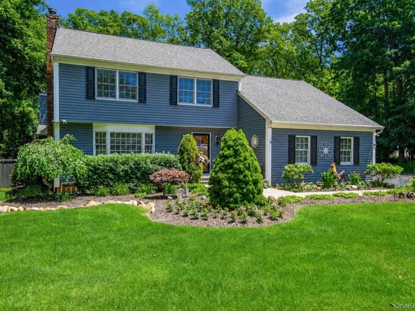283 Pipe Stave Hollow Road, Miller Place, NY 11764