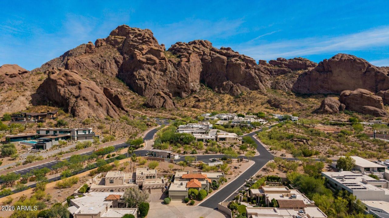 5988 N Echo Canyon Drive, Phoenix, AZ 85018 Main Photo