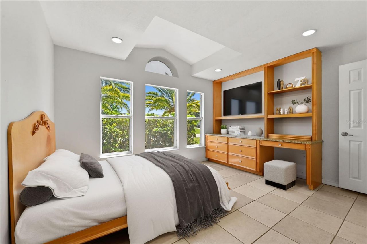 2050 SW Libra Lane, Port Saint Lucie, FL 34984 Photo