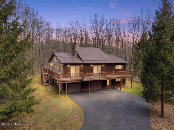 89 Fern Drive , Hawley, PA 18428