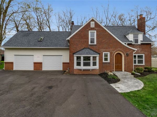 4695 Lake Shore Road, Hamburg, NY 14075