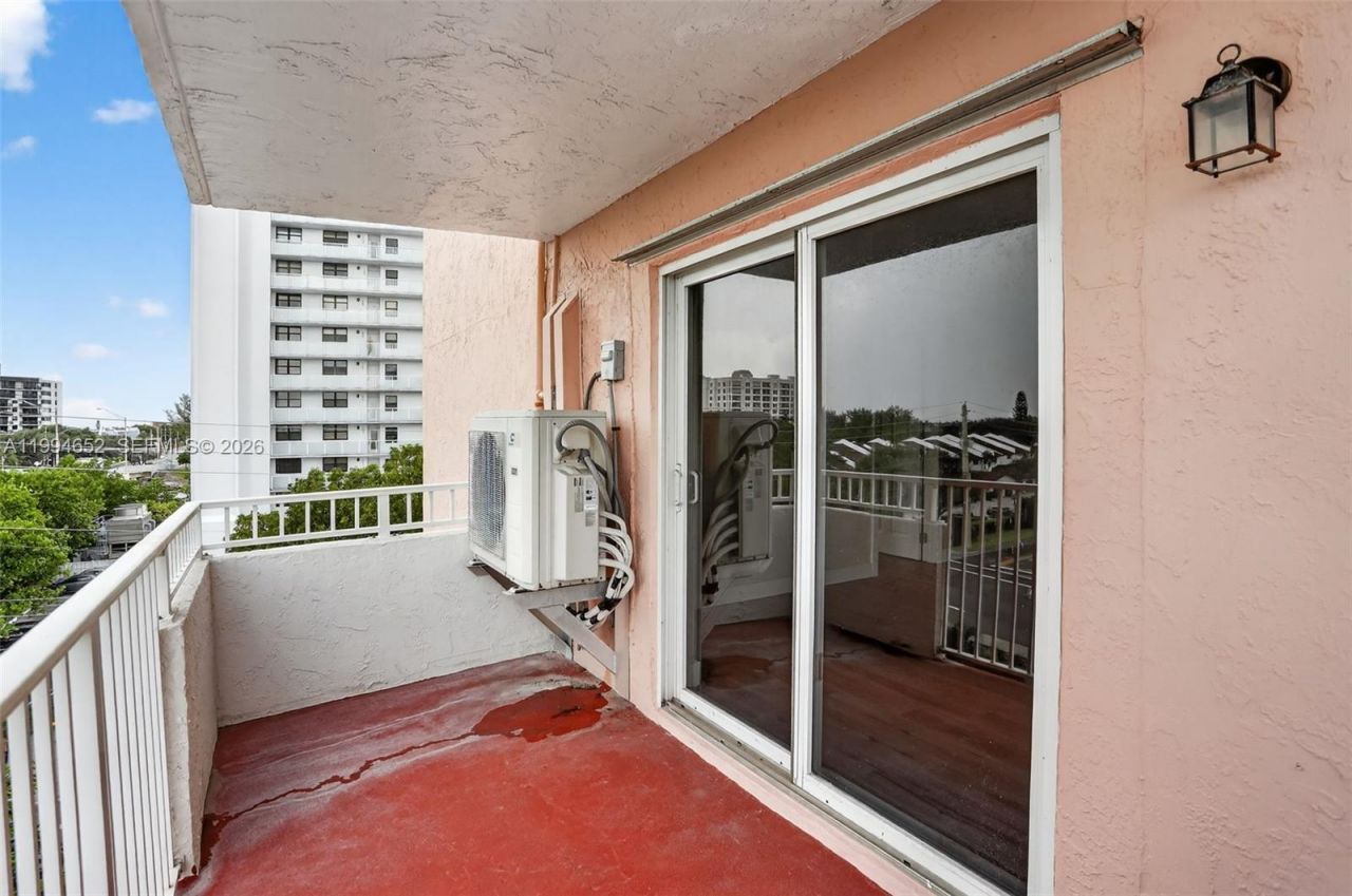 3201 NE 14th St Cswy , Unit 501, Pompano Beach, FL 33062 Photo
