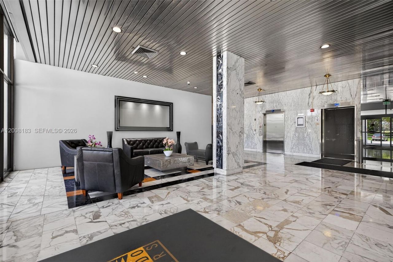 3675 N Country Club Dr, Unit 410, Aventura, FL 33180 Photo
