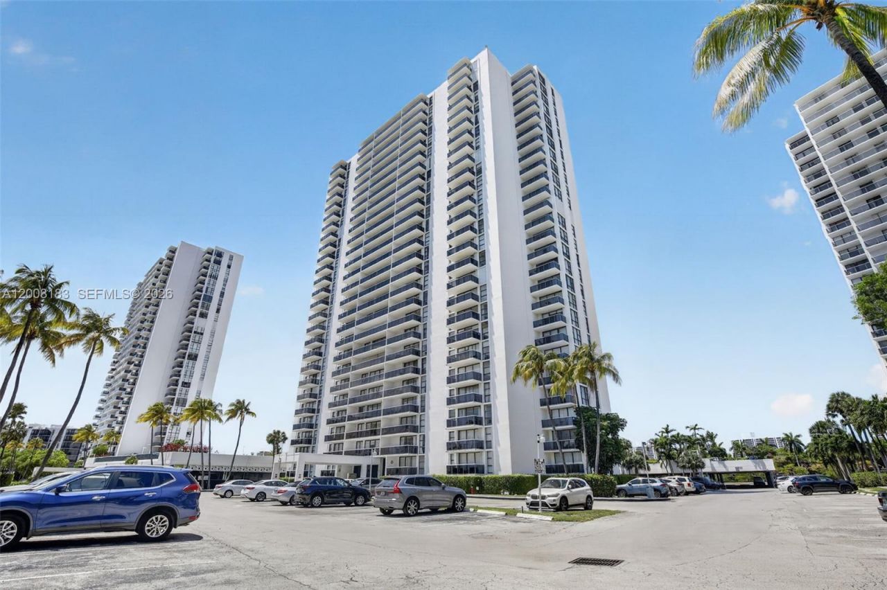 3675 N Country Club Dr, Unit 410, Aventura, FL 33180 Photo