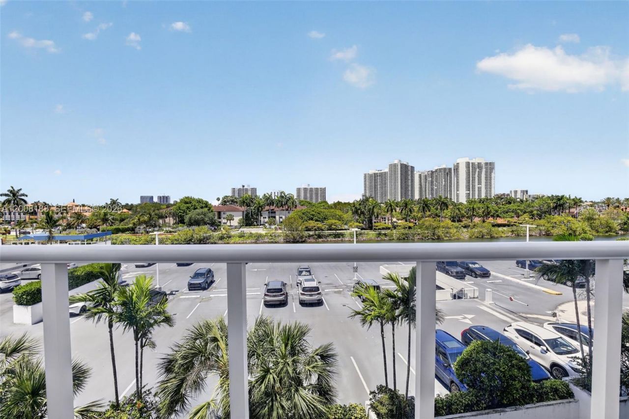 3675 N Country Club Dr, Unit 410, Aventura, FL 33180 Photo