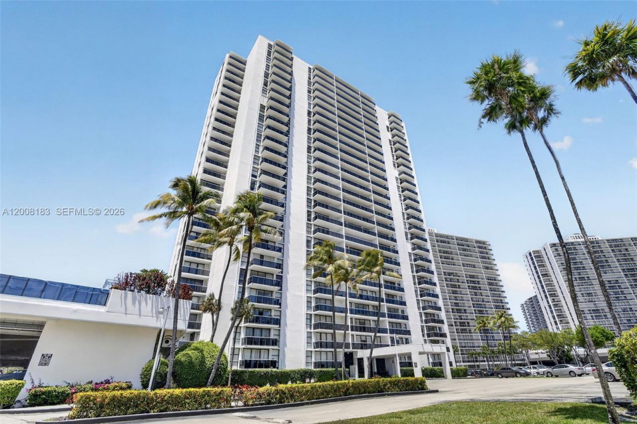 3675 N Country Club Dr, Unit 410, Aventura, FL 33180 Photo