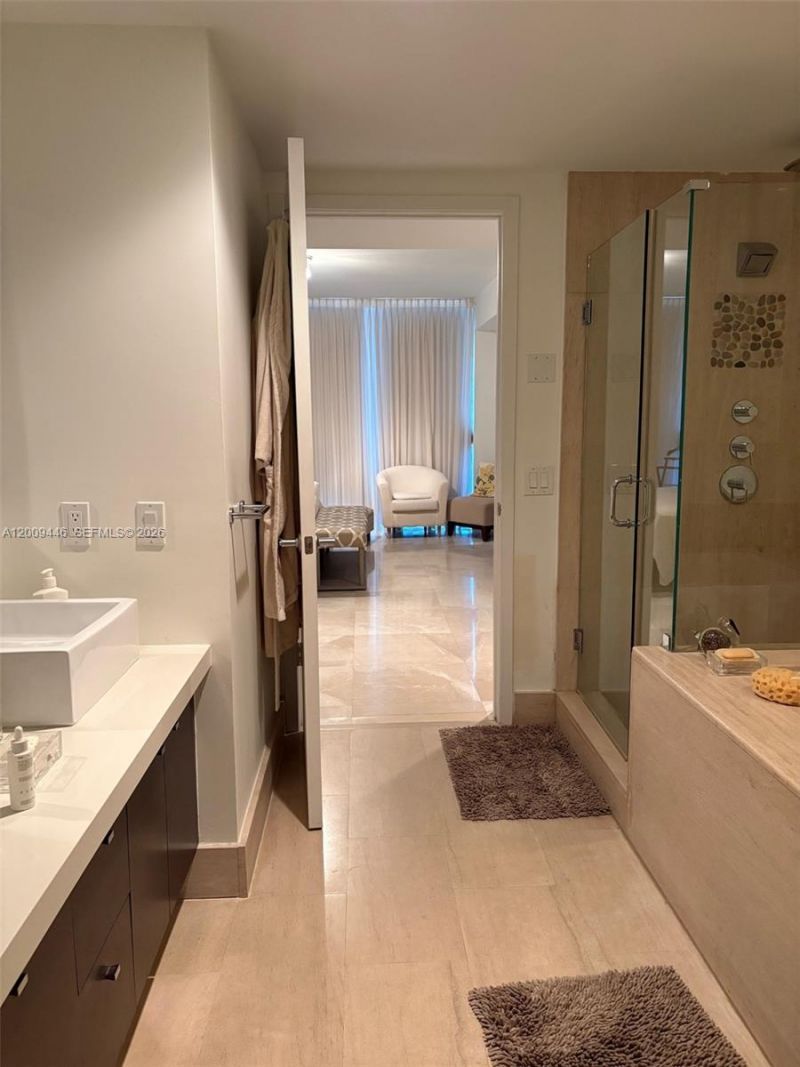 5875 Collins Ave , Unit 708, Miami Beach, FL 33140 Photo