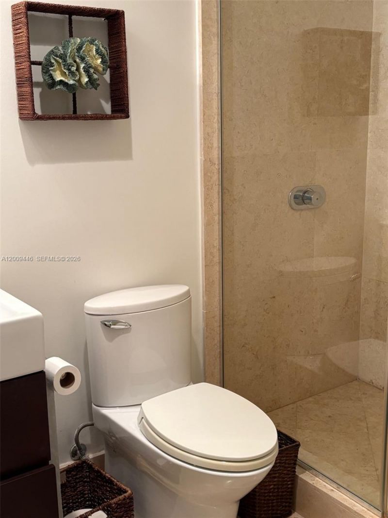5875 Collins Ave , Unit 708, Miami Beach, FL 33140 Photo