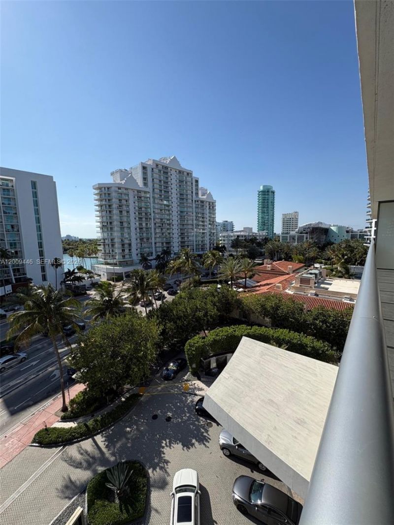 5875 Collins Ave , Unit 708, Miami Beach, FL 33140 Photo