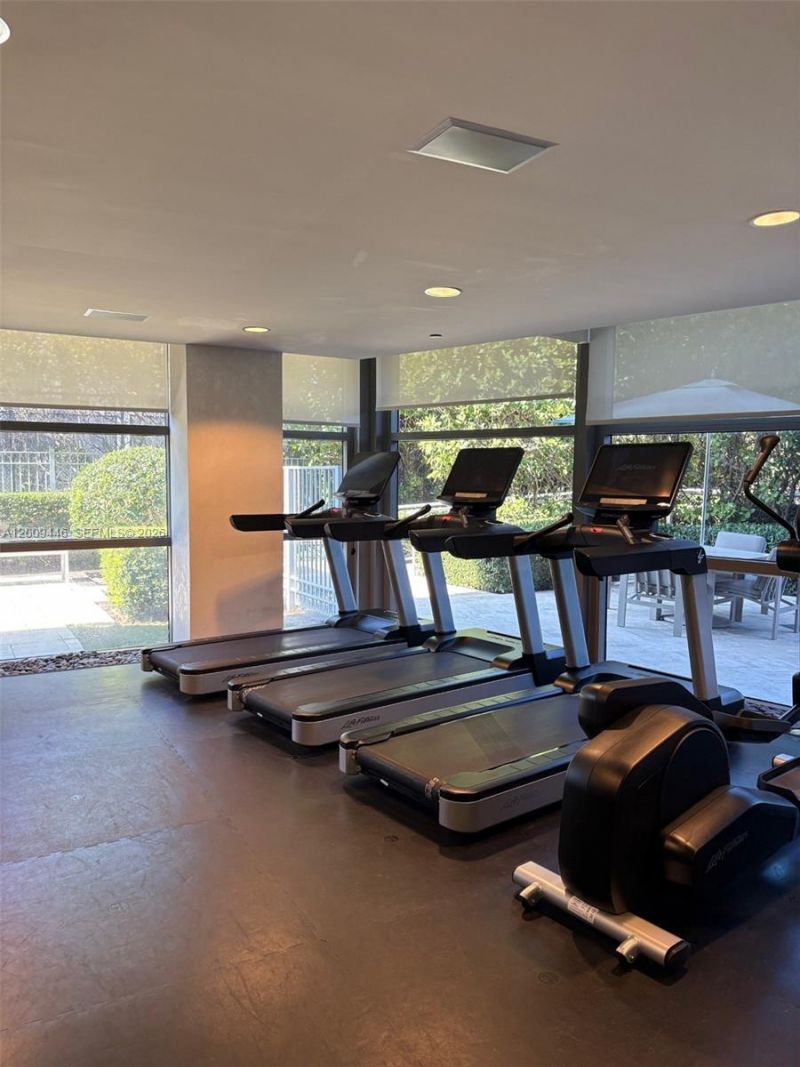 5875 Collins Ave , Unit 708, Miami Beach, FL 33140 Photo