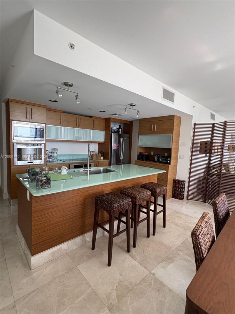 5875 Collins Ave , Unit 708, Miami Beach, FL 33140 Photo