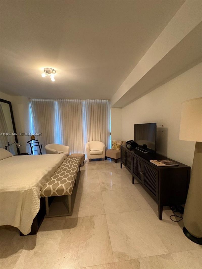 5875 Collins Ave , Unit 708, Miami Beach, FL 33140 Photo