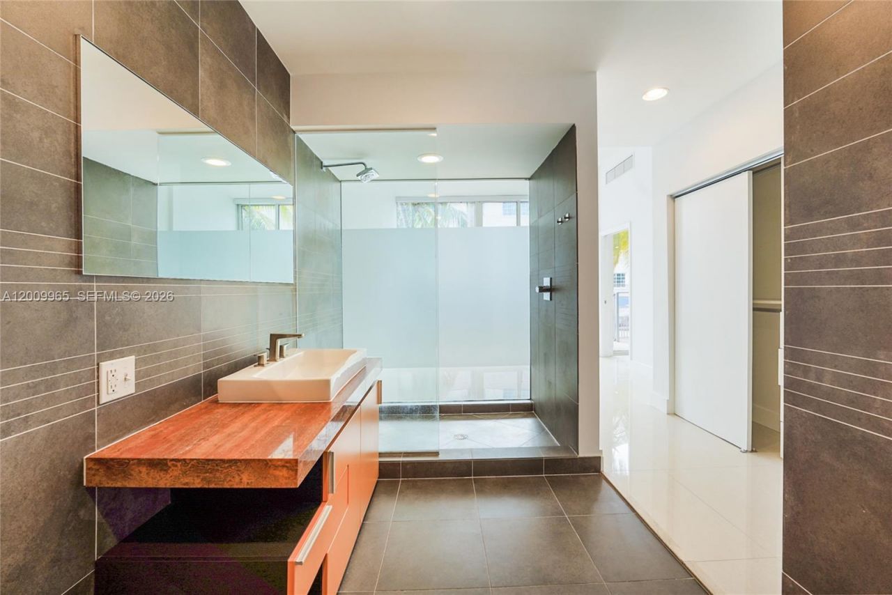 2100 Park Ave, Unit 108, Miami Beach, FL 33139 Photo