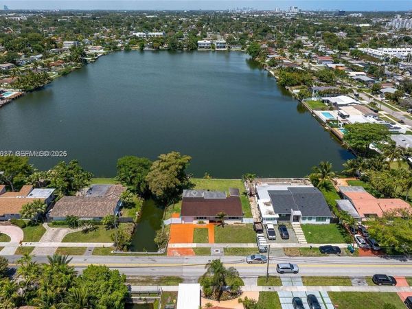 2501 NE 209th Ter , Miami, FL 33180