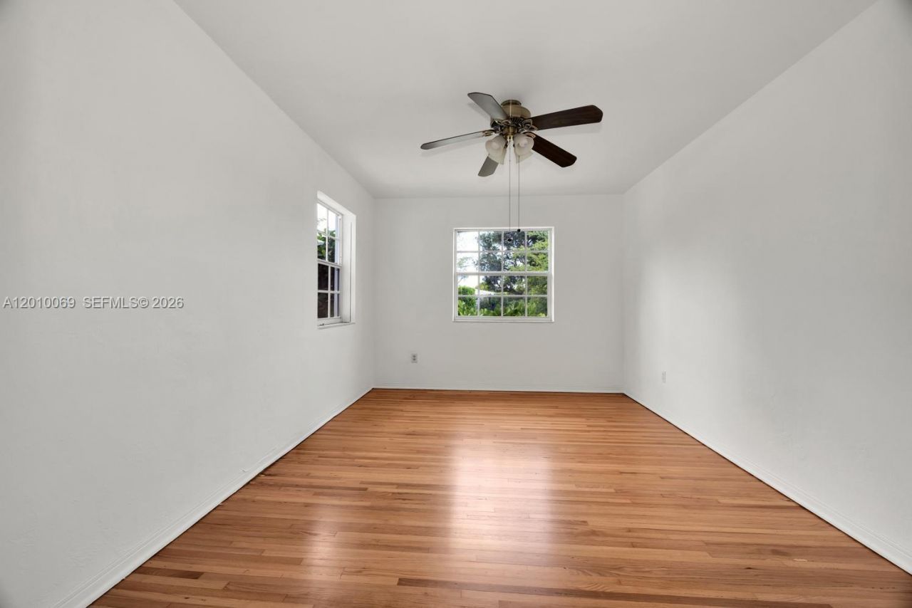6065 N Waterway Dr , Miami, FL 33155 Photo