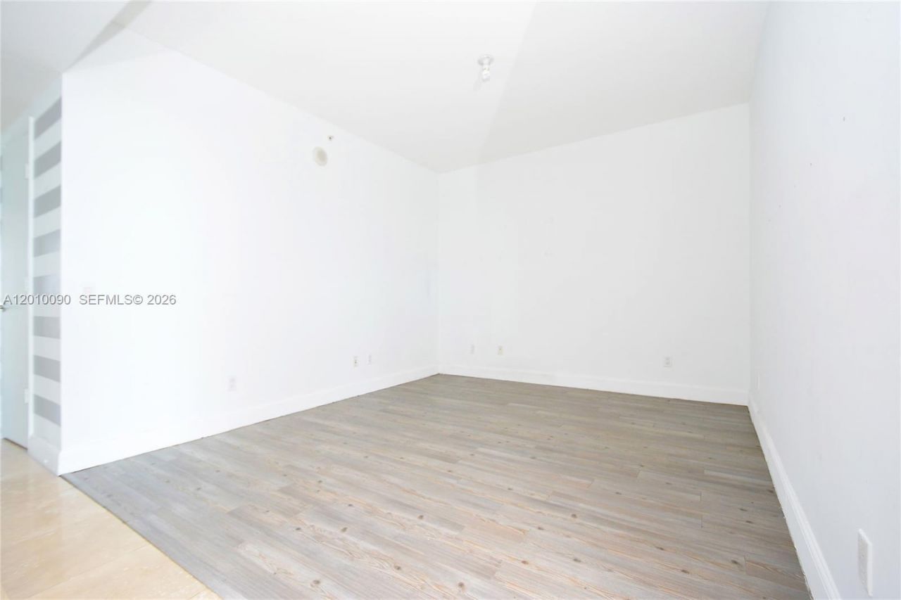 14951 Royal Oaks Ln , Unit 1609, North Miami, FL 33181 Photo