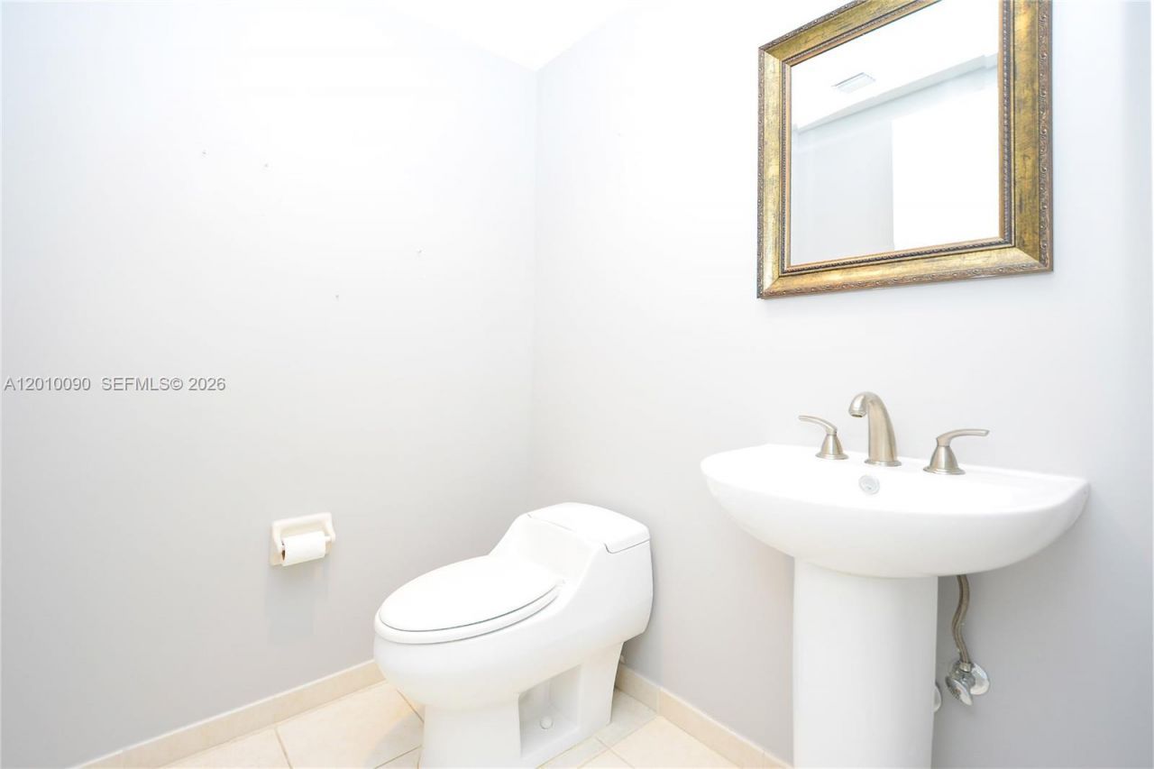 14951 Royal Oaks Ln , Unit 1609, North Miami, FL 33181 Photo