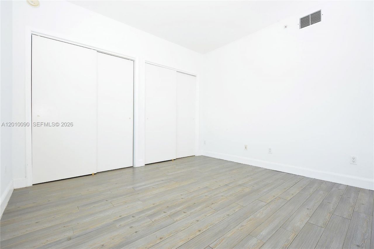 14951 Royal Oaks Ln , Unit 1609, North Miami, FL 33181 Photo