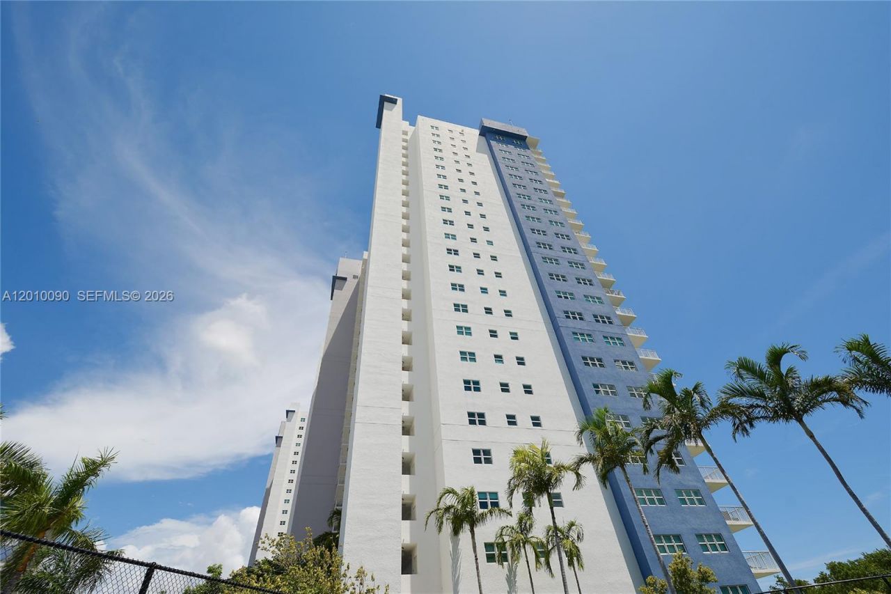 14951 Royal Oaks Ln , Unit 1609, North Miami, FL 33181 Photo