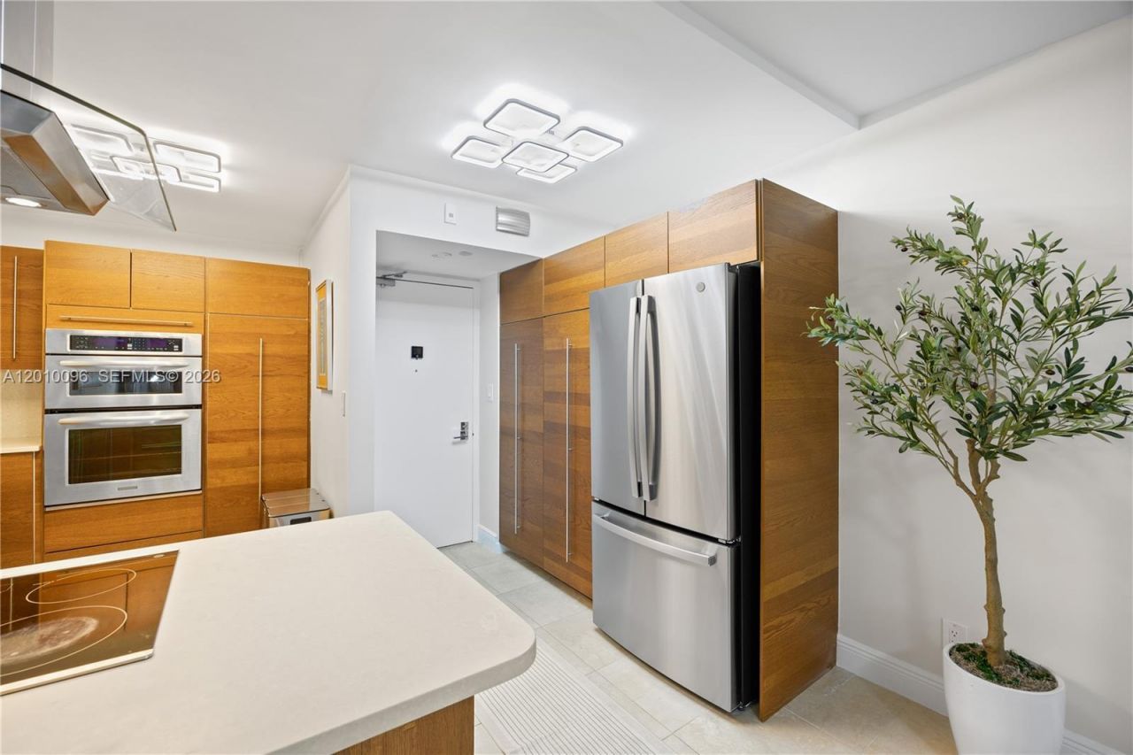 20379 W Country Club Dr , Unit 1239, Aventura, FL 33180 Photo