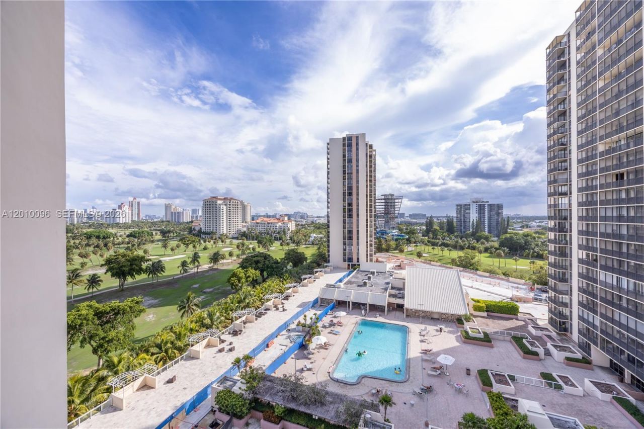 20379 W Country Club Dr , Unit 1239, Aventura, FL 33180 Photo