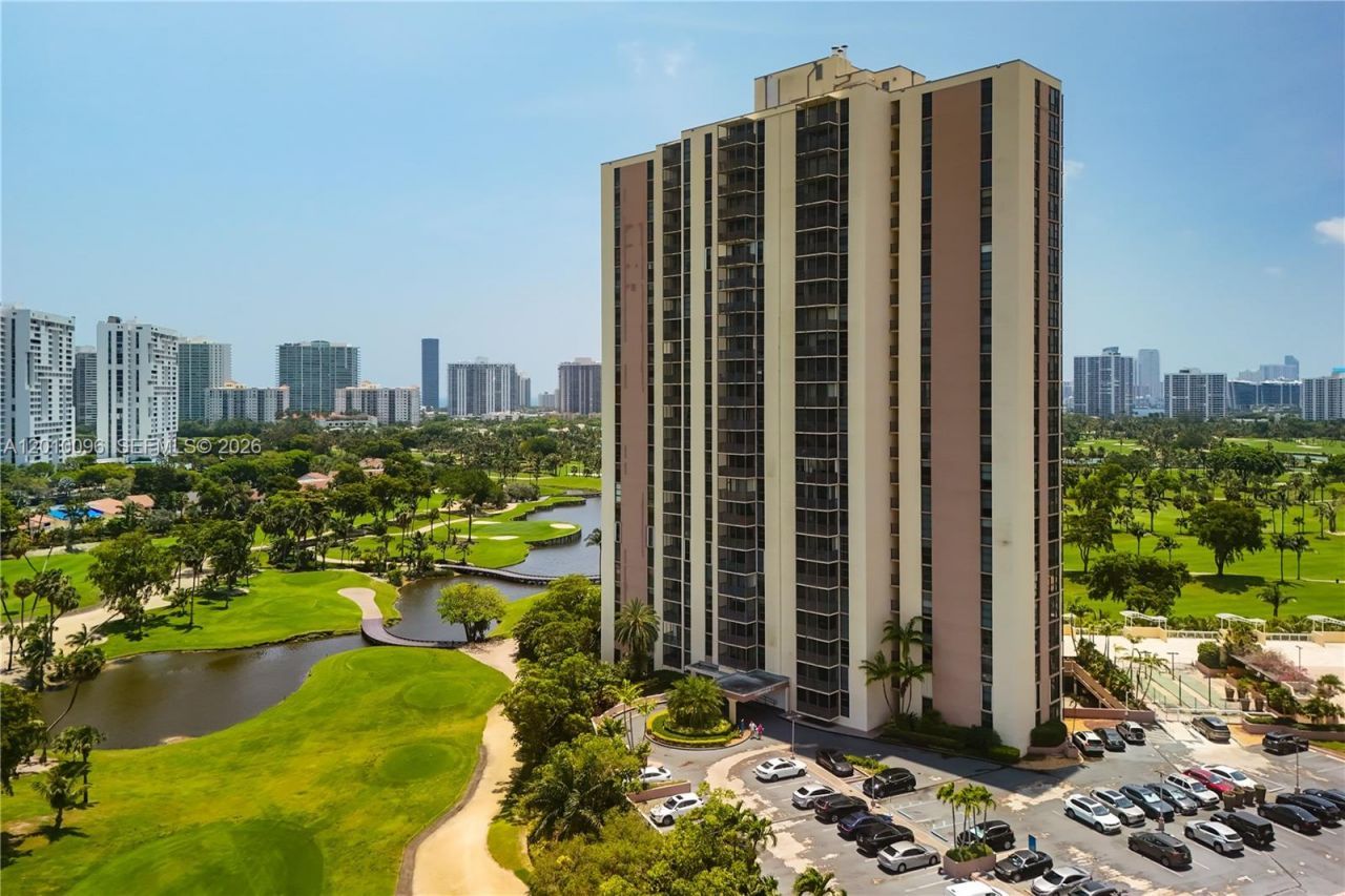 20379 W Country Club Dr , Unit 1239, Aventura, FL 33180 Photo