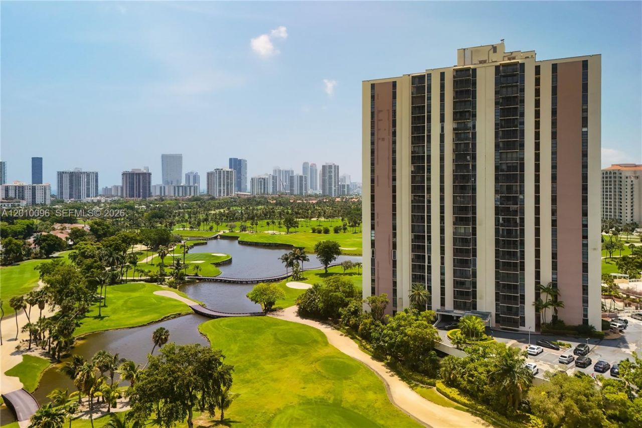 20379 W Country Club Dr , Unit 1239, Aventura, FL 33180 Photo