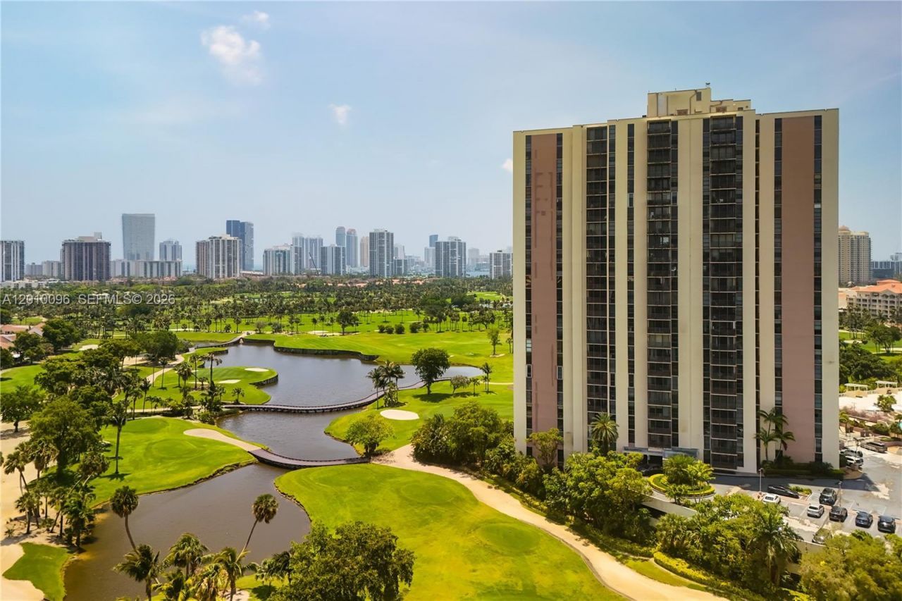 20379 W Country Club Dr , Unit 1239, Aventura, FL 33180 Photo
