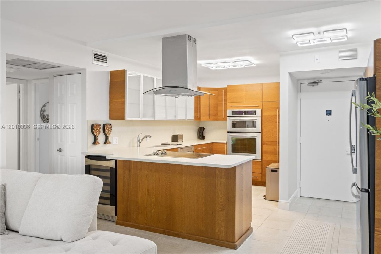 20379 W Country Club Dr , Unit 1239, Aventura, FL 33180 Photo