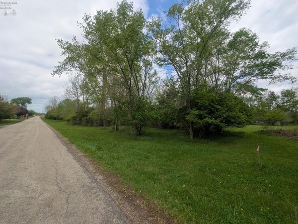 1679 S Dubbert Road, Port Clinton, OH 43452