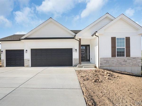 166 Pellin's , Washington, MO 63090