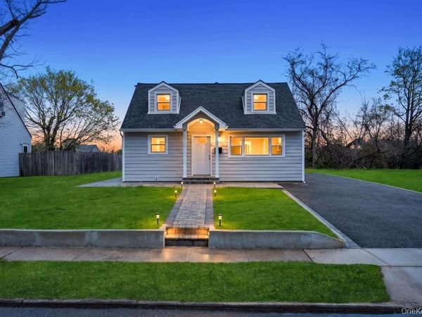 69 Parkway Boulevard , Wyandanch, NY 11798