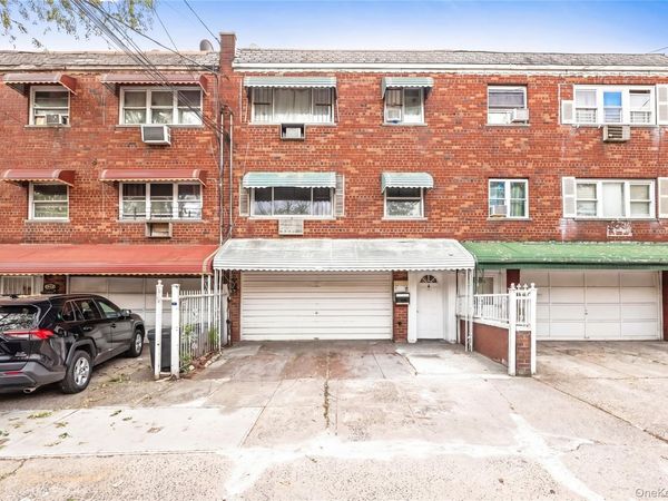 627 Commonwealth Avenue , Bronx, NY 10473