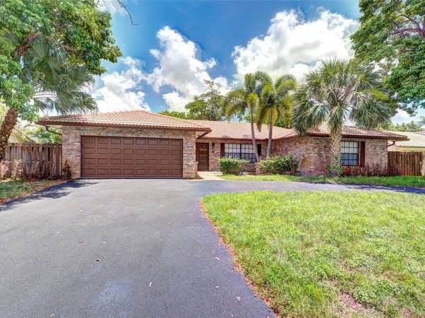 8859 NW 3rd Court, Coral Springs, FL 33071