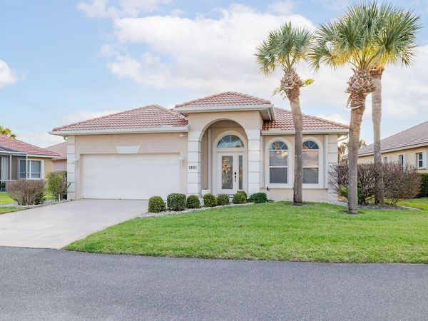 585 NW Lambrusco Drive, Port St. Lucie, FL 34986