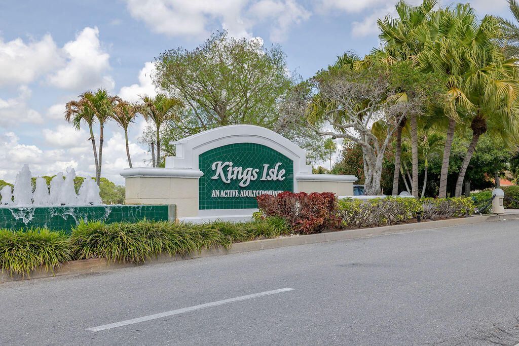 585 NW Lambrusco Drive, Port Saint Lucie, FL 34986 Photo