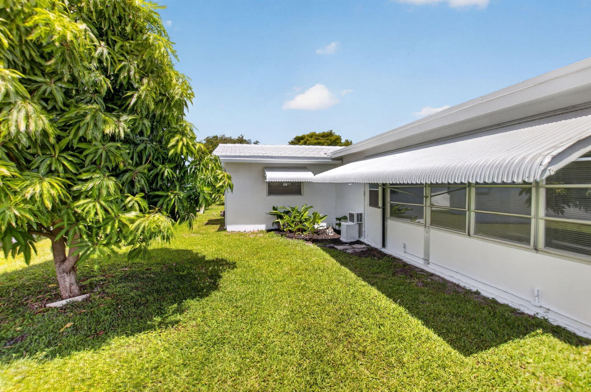 703 SW 18th Street, Boynton Beach, FL 33426 Photo