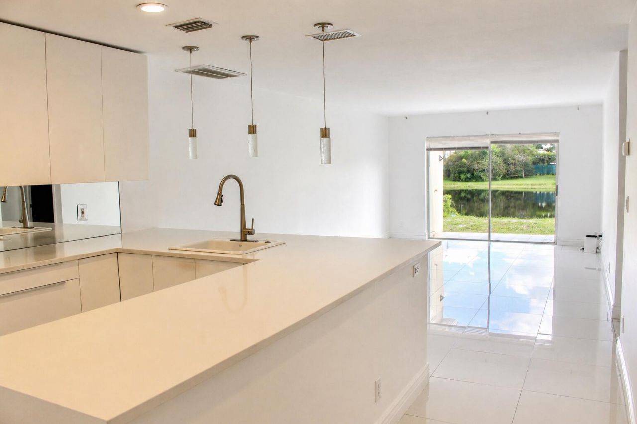 8861 Bella Vista Drive, Boca Raton, FL 33433 Photo