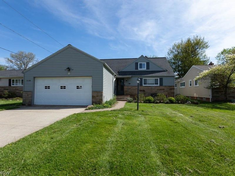 5180 Thornbury Road, Lyndhurst, OH 44124 Photo 1
