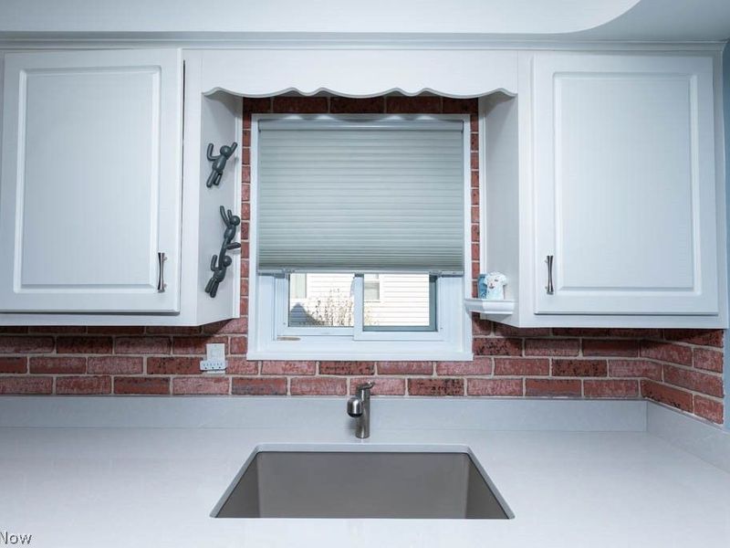 5180 Thornbury Road , Lyndhurst, OH 44124 Photo 12