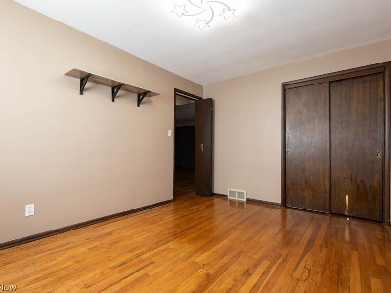 5180 Thornbury Road , Lyndhurst, OH 44124 Photo 15