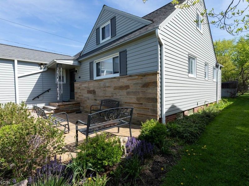5180 Thornbury Road, Lyndhurst, OH 44124 Photo 32