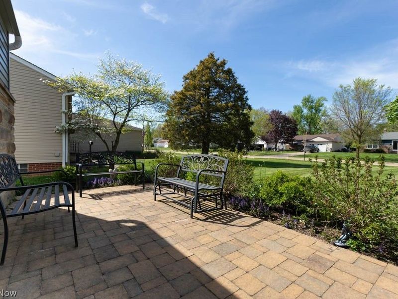 5180 Thornbury Road , Lyndhurst, OH 44124 Photo 42