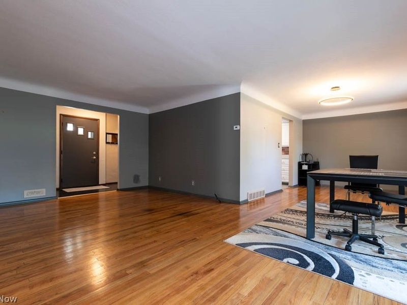 5180 Thornbury Road , Lyndhurst, OH 44124 Photo 7