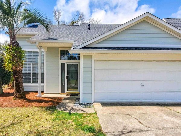5901 N Bay Point Dr, Pensacola, FL 32507