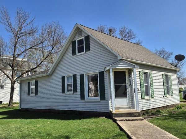 911 13th Street , Milford, IA 51351