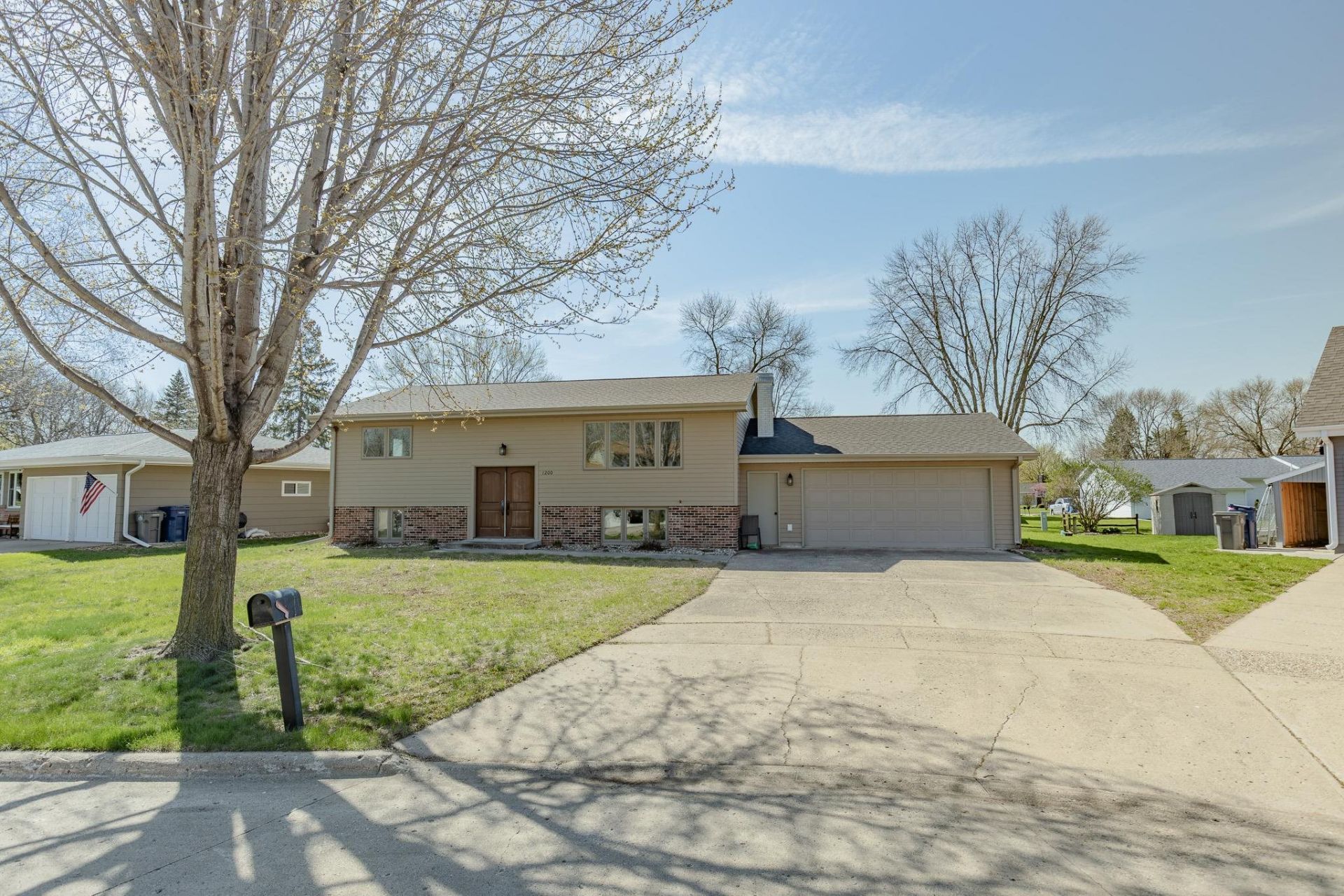 1200 Craigs Court , Spencer, IA 51301 Main Photo