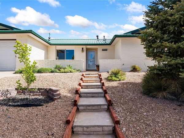 2211 Portavela Street, Santa Fe, NM 87505